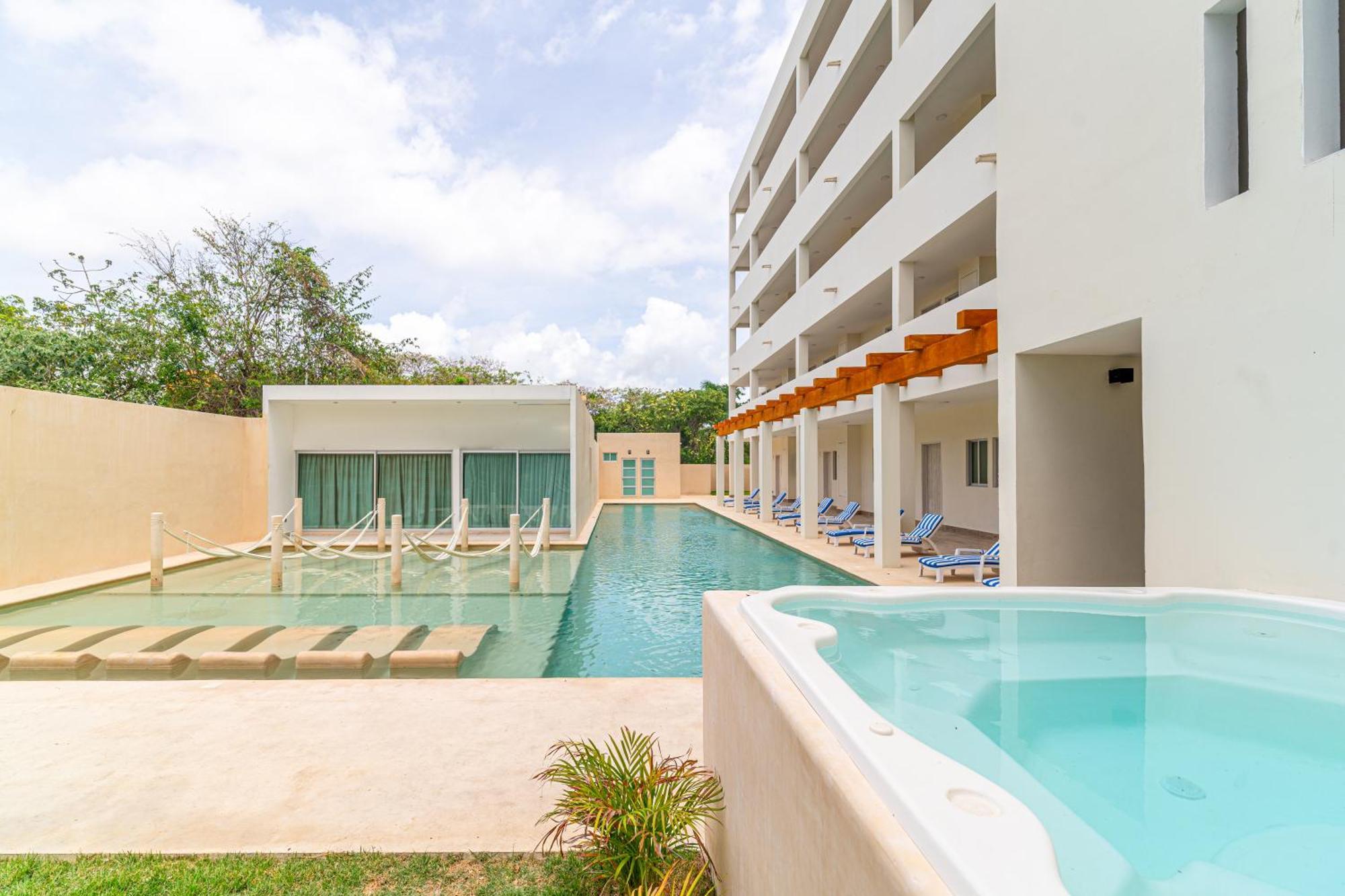 Сasa de vacaciones 2 Bd With Balcony, Gym, Rooftop Pool, Hot Tub *