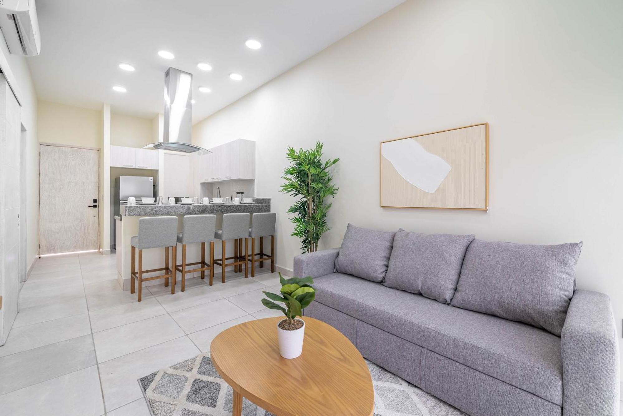 Сasa de vacaciones 2 Bd With Balcony, Gym, Rooftop Pool, Hot Tub *