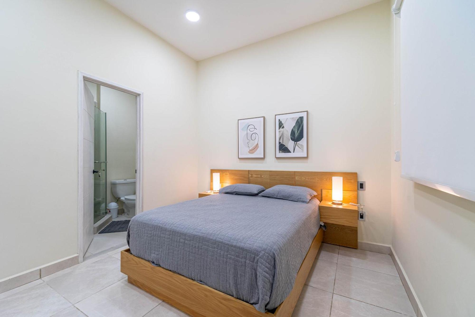 2 Bd With Balcony, Gym, Rooftop Pool, Hot Tub *