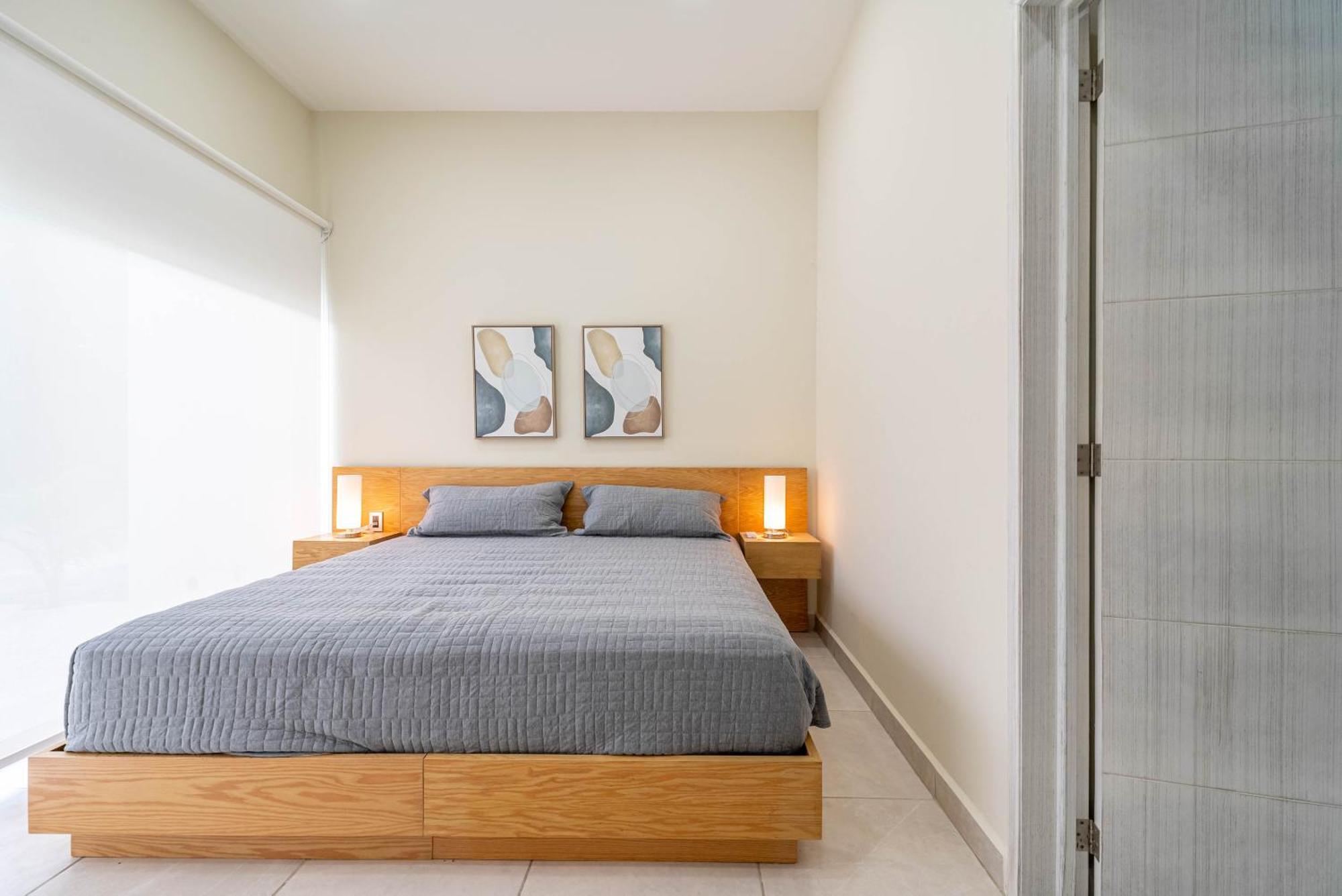 2 Bd With Balcony, Gym, Rooftop Pool, Hot Tub * Playa del Carmen