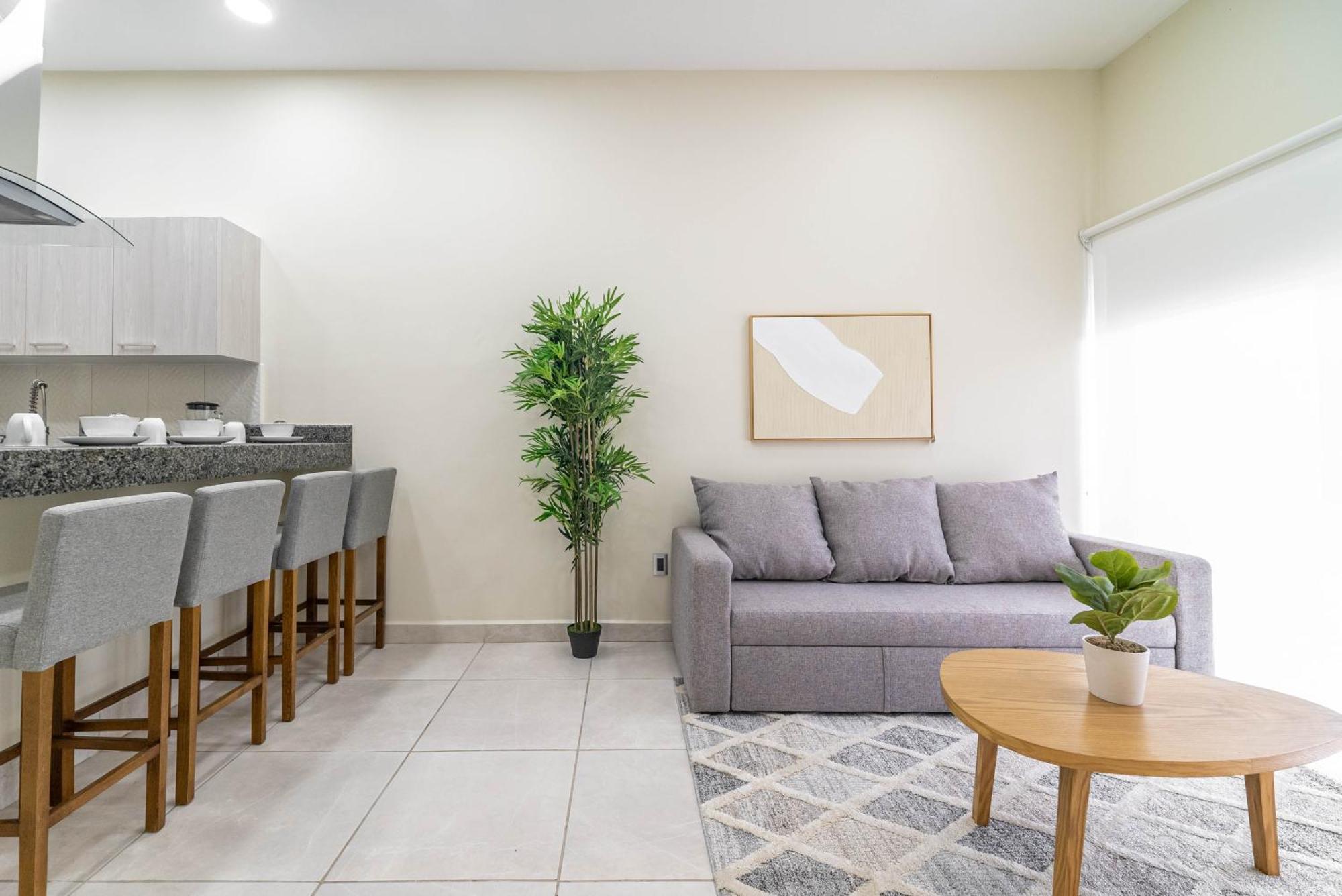 2 Bd With Balcony, Gym, Rooftop Pool, Hot Tub Сasa de vacaciones Playa del Carmen